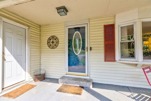 48 Westview Rd, Worcester, MA 01602