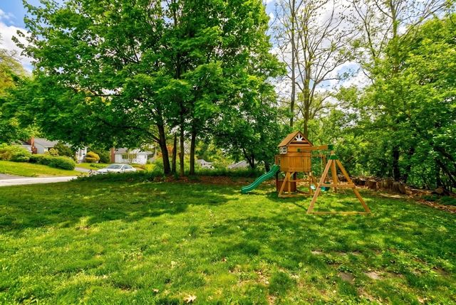 48 Westview Rd, Worcester, MA 01602