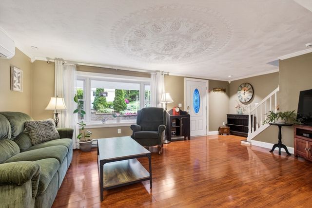 48 Westview Rd, Worcester, MA 01602