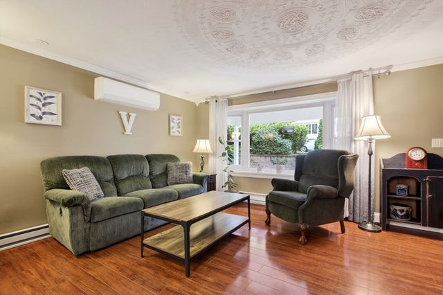 48 Westview Rd, Worcester, MA 01602