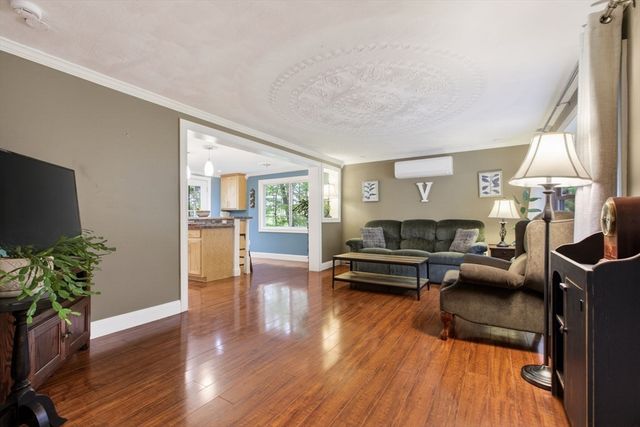 48 Westview Rd, Worcester, MA 01602