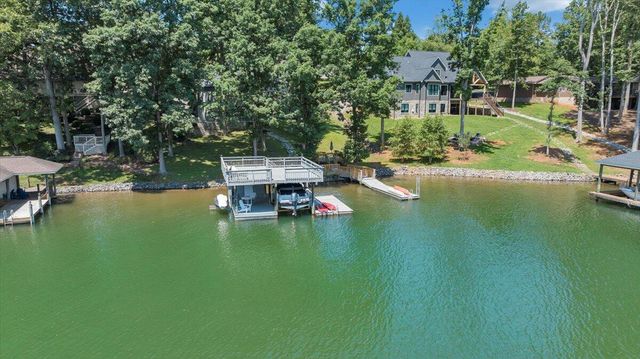 428 Anchor DR, Moneta, VA 24121