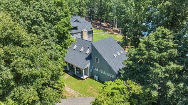 428 Anchor DR, Moneta, VA 24121