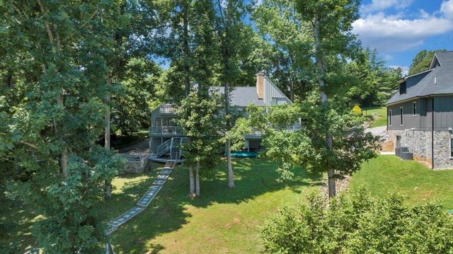 428 Anchor DR, Moneta, VA 24121