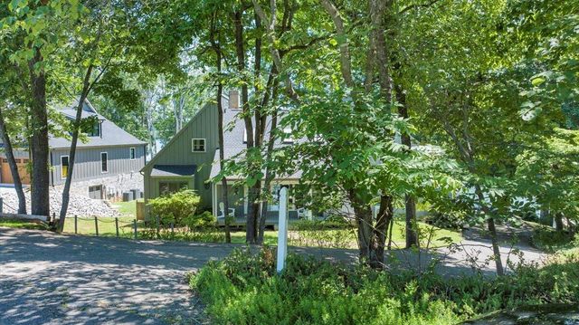 428 Anchor DR, Moneta, VA 24121