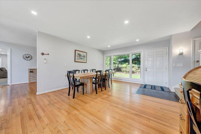 428 Anchor DR, Moneta, VA 24121