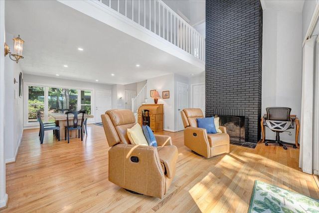 428 Anchor DR, Moneta, VA 24121