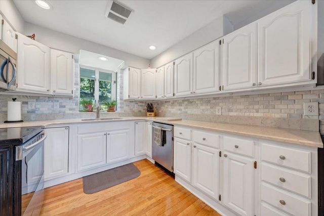 428 Anchor DR, Moneta, VA 24121