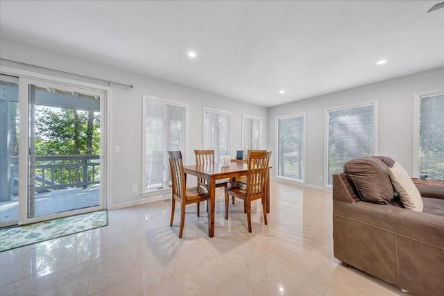 428 Anchor DR, Moneta, VA 24121