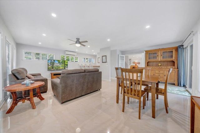 428 Anchor DR, Moneta, VA 24121