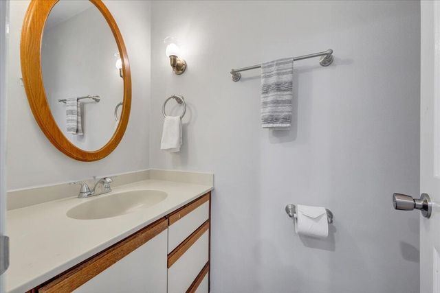 428 Anchor DR, Moneta, VA 24121