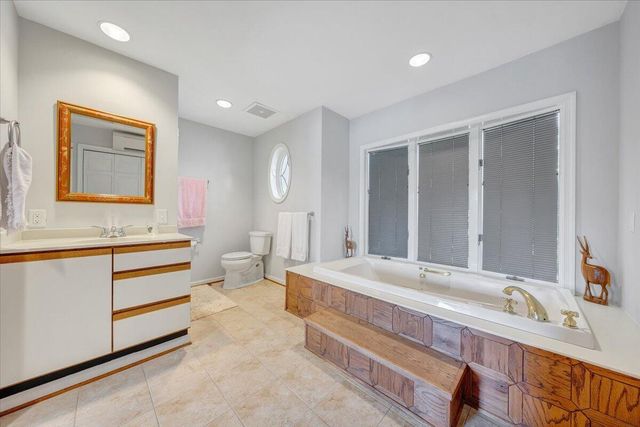 428 Anchor DR, Moneta, VA 24121