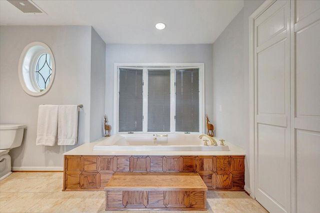 428 Anchor DR, Moneta, VA 24121