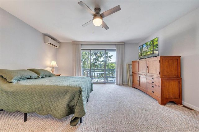 428 Anchor DR, Moneta, VA 24121