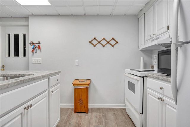 428 Anchor DR, Moneta, VA 24121