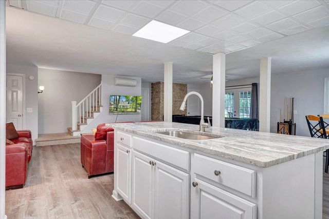 428 Anchor DR, Moneta, VA 24121