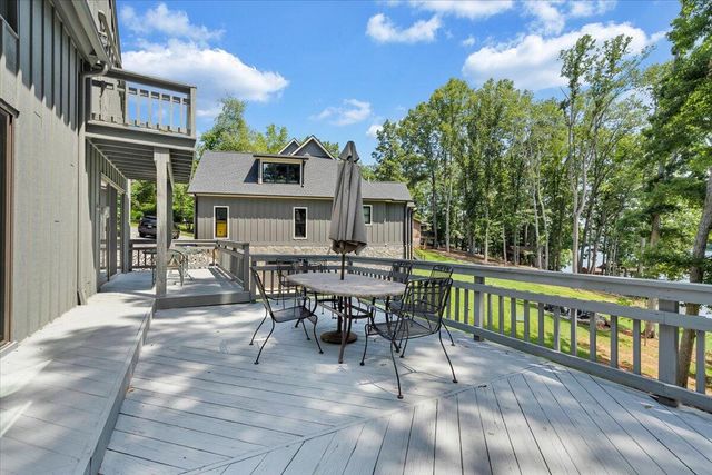 428 Anchor DR, Moneta, VA 24121