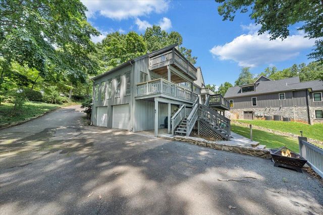 428 Anchor DR, Moneta, VA 24121