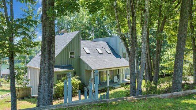 428 Anchor DR, Moneta, VA 24121