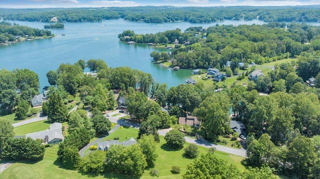 428 Anchor DR, Moneta, VA 24121