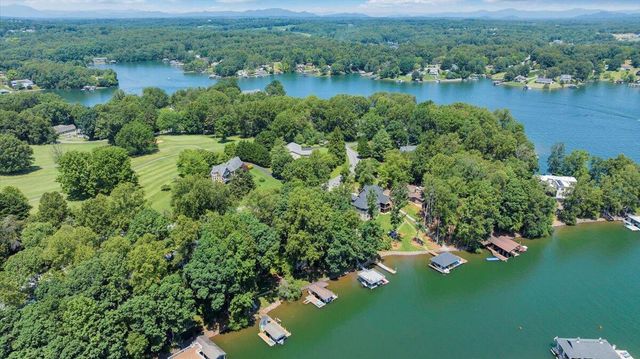 428 Anchor DR, Moneta, VA 24121