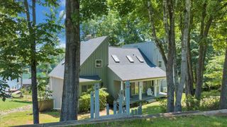 428 Anchor DR, Moneta, VA 24121