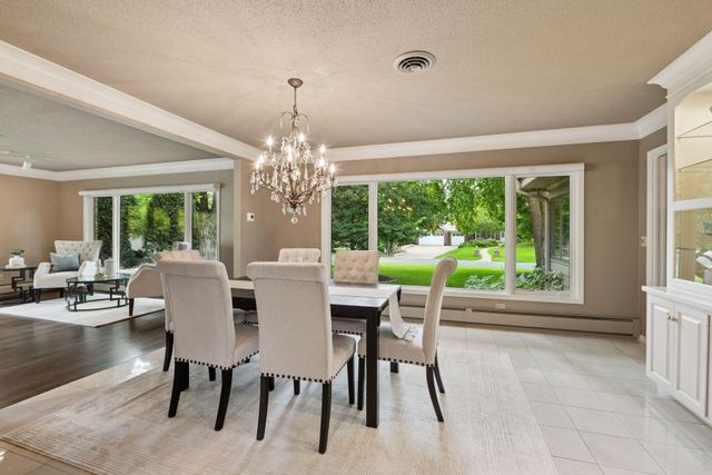 4801 Woodhill Way, Edina, MN 55424