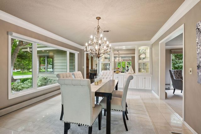 4801 Woodhill Way, Edina, MN 55424