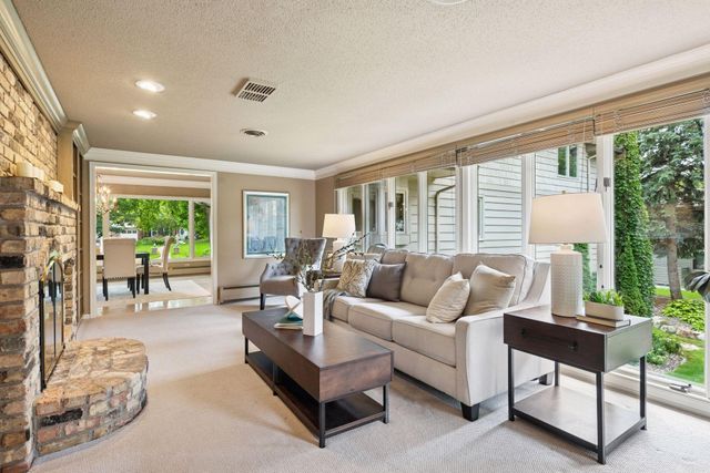 4801 Woodhill Way, Edina, MN 55424