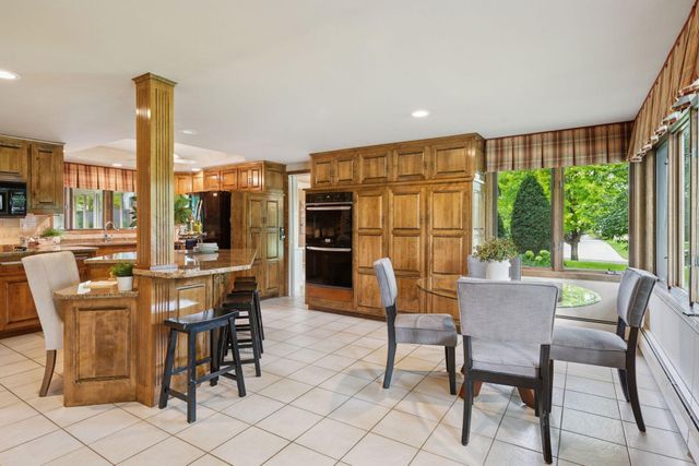 4801 Woodhill Way, Edina, MN 55424