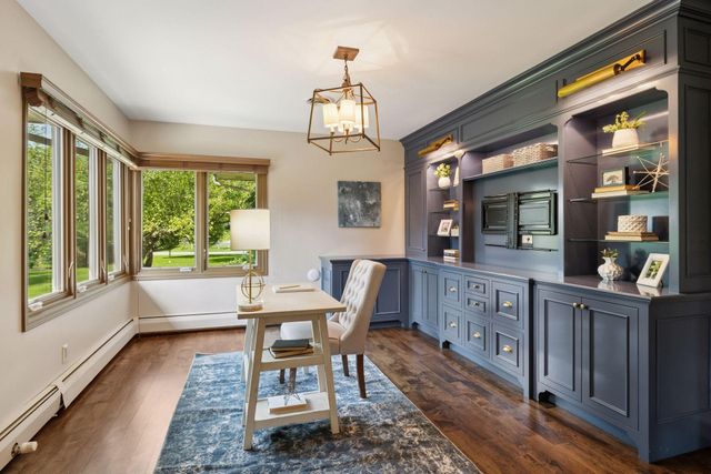 4801 Woodhill Way, Edina, MN 55424