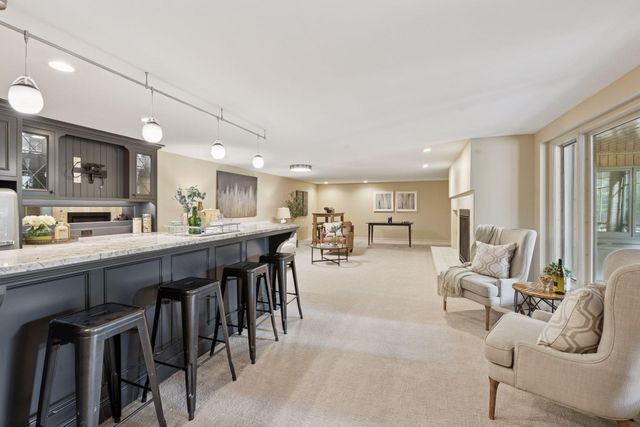 4801 Woodhill Way, Edina, MN 55424