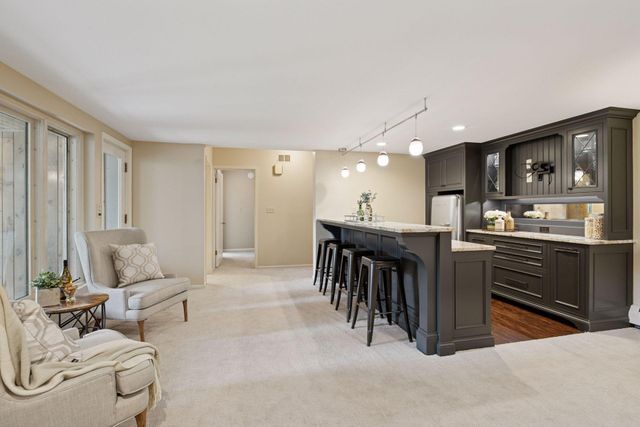 4801 Woodhill Way, Edina, MN 55424