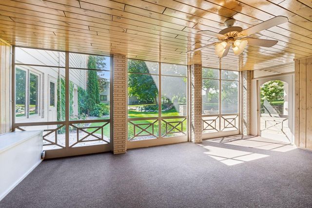 4801 Woodhill Way, Edina, MN 55424