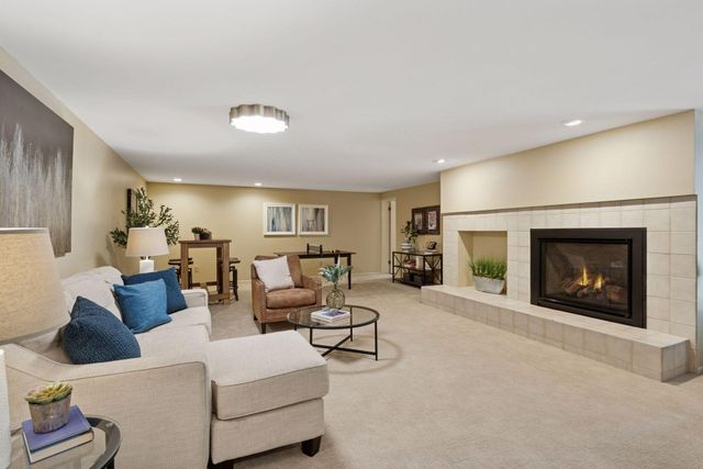 4801 Woodhill Way, Edina, MN 55424
