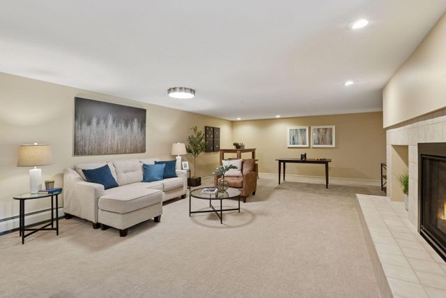 4801 Woodhill Way, Edina, MN 55424