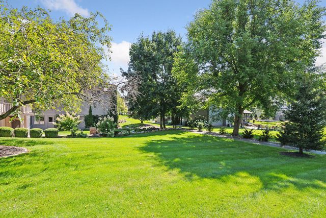 4801 Woodhill Way, Edina, MN 55424