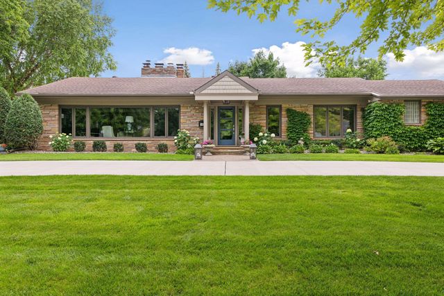 4801 Woodhill Way, Edina, MN 55424