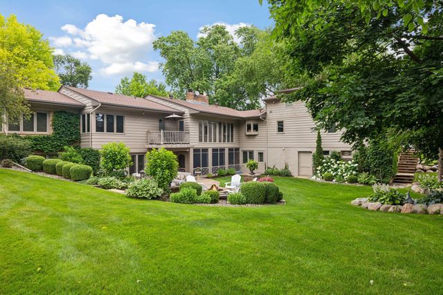 4801 Woodhill Way, Edina, MN 55424