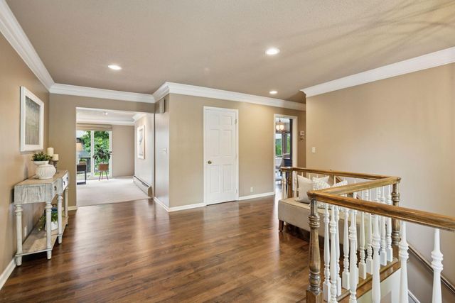 4801 Woodhill Way, Edina, MN 55424