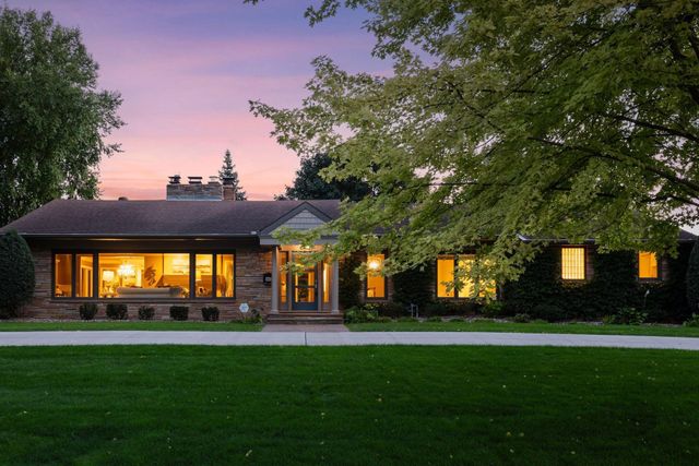 4801 Woodhill Way, Edina, MN 55424