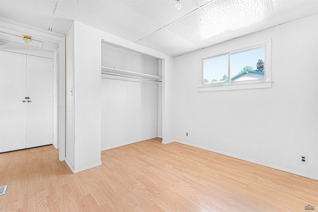 441 CAMBRIA ST, Newcastle, WY 82701