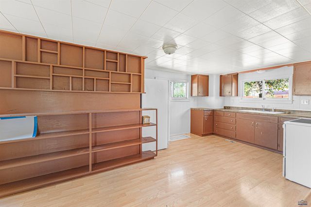 441 CAMBRIA ST, Newcastle, WY 82701