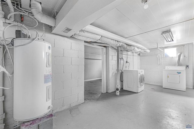 441 CAMBRIA ST, Newcastle, WY 82701