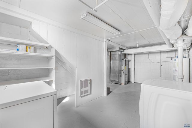 441 CAMBRIA ST, Newcastle, WY 82701