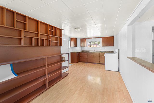 441 CAMBRIA ST, Newcastle, WY 82701