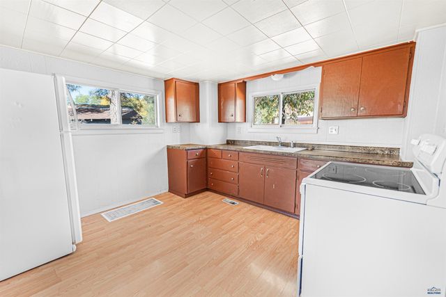 441 CAMBRIA ST, Newcastle, WY 82701