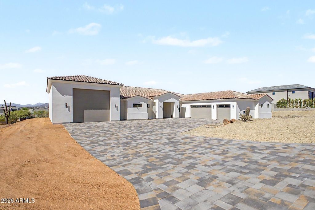 612 E AMBER SUN Drive, Phoenix, AZ 85085 — photo 4