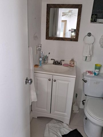 710 Columbus Parkway Fr, Hollywood, FL 33021