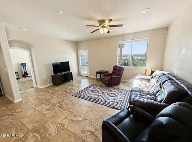 7504 DEWBERRY Drive, El Paso, TX 79911